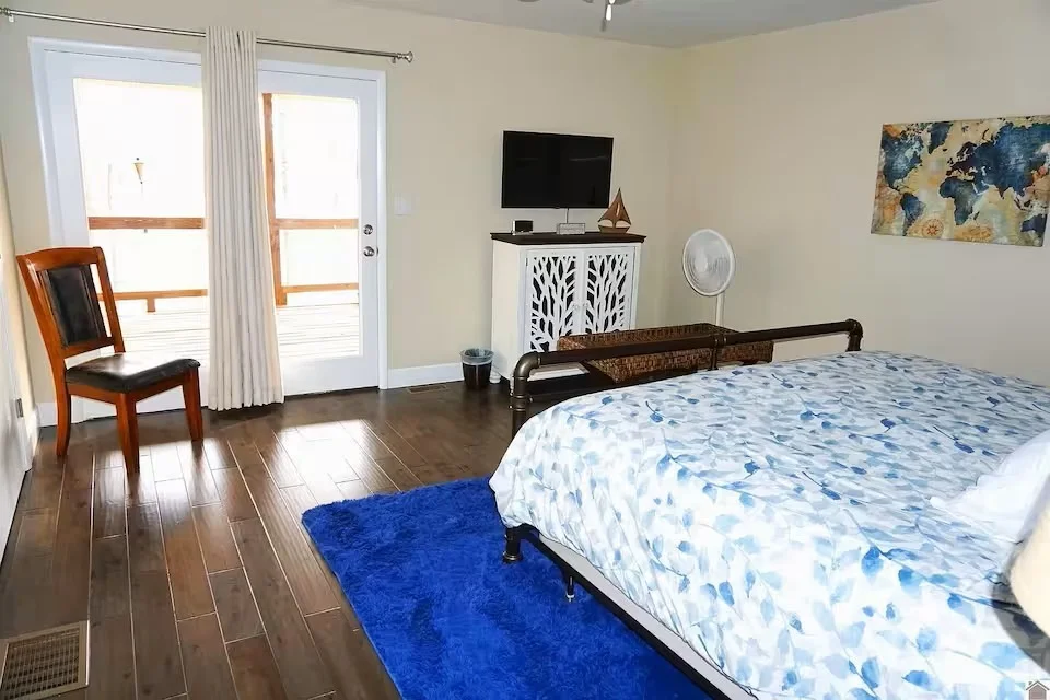 Photo of 73 Shore Dr