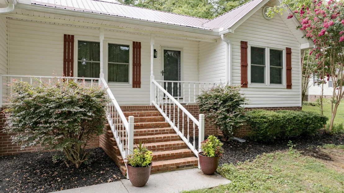 Photo of 715 Carmen Drive