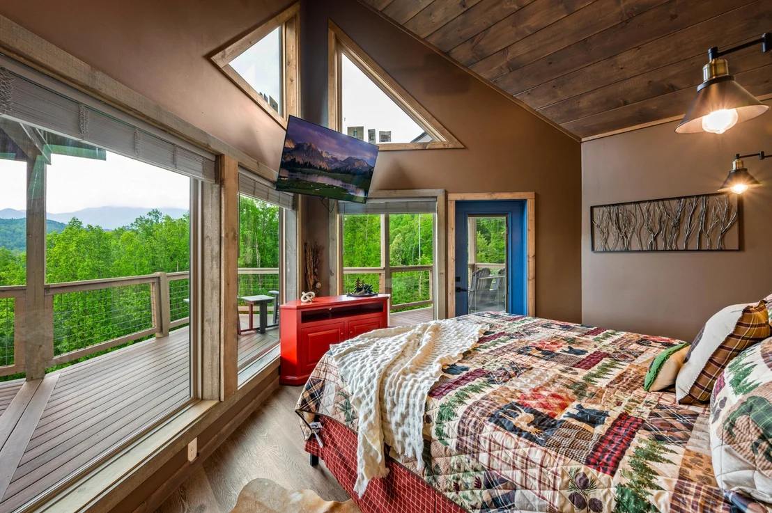 Photo of 1237 Hemlock Drive