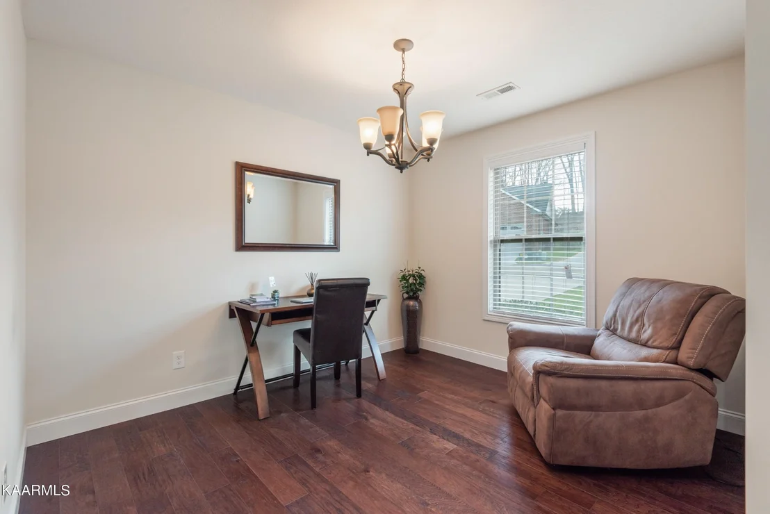 Photo of 7228 Thornbrook Lane
