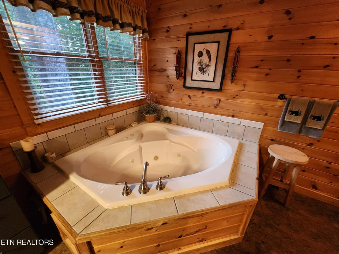 Photo of 417 Lawson Rd