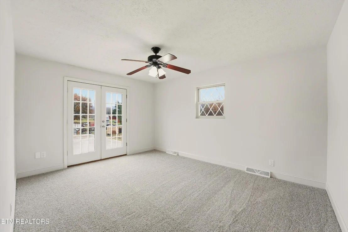 Photo of 229 Brown Crest Rd