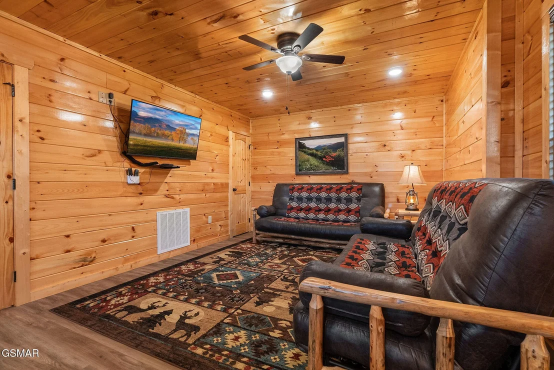 Photo of 2140 E View Drive