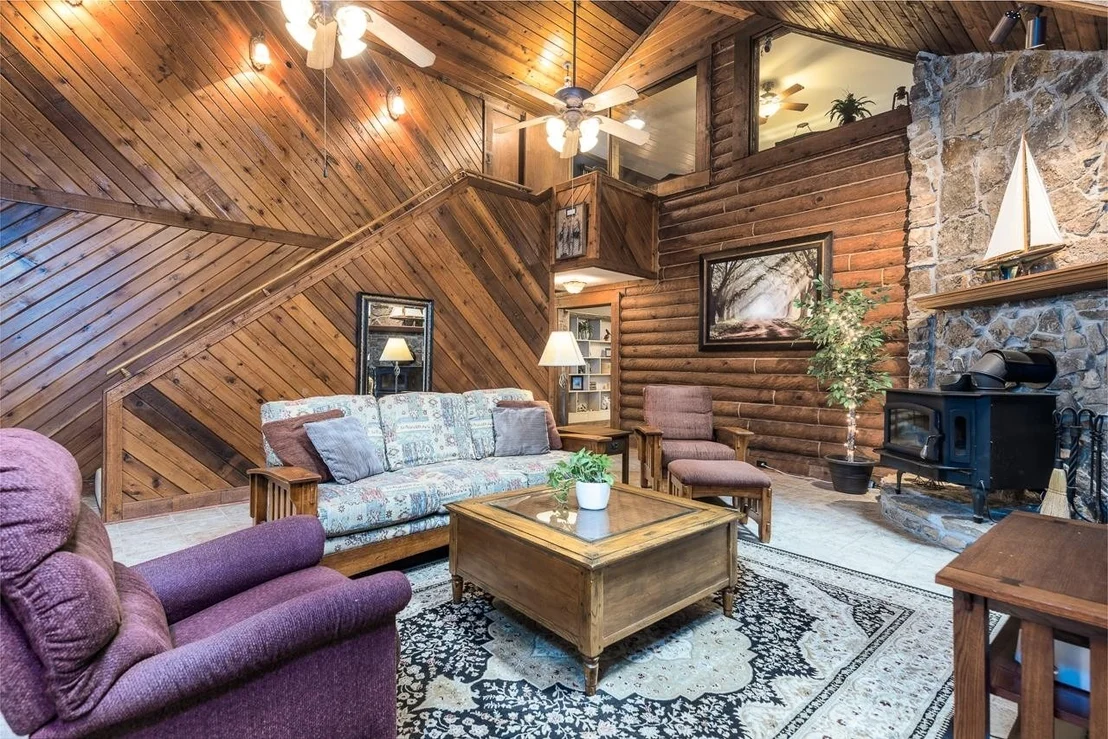 Photo of 225 EAGLE SPRING CV