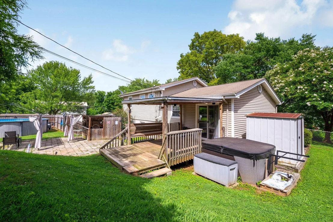 Photo of 8979 Hensley Road