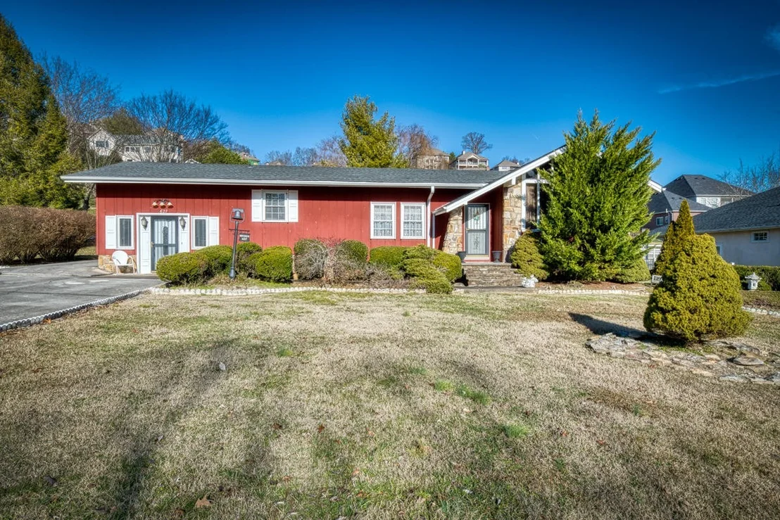Photo of 627 Broadview Drive
