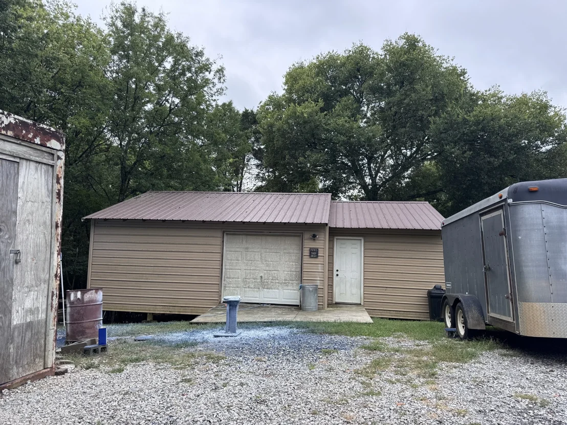 Photo of 2205 Carmichael Rd