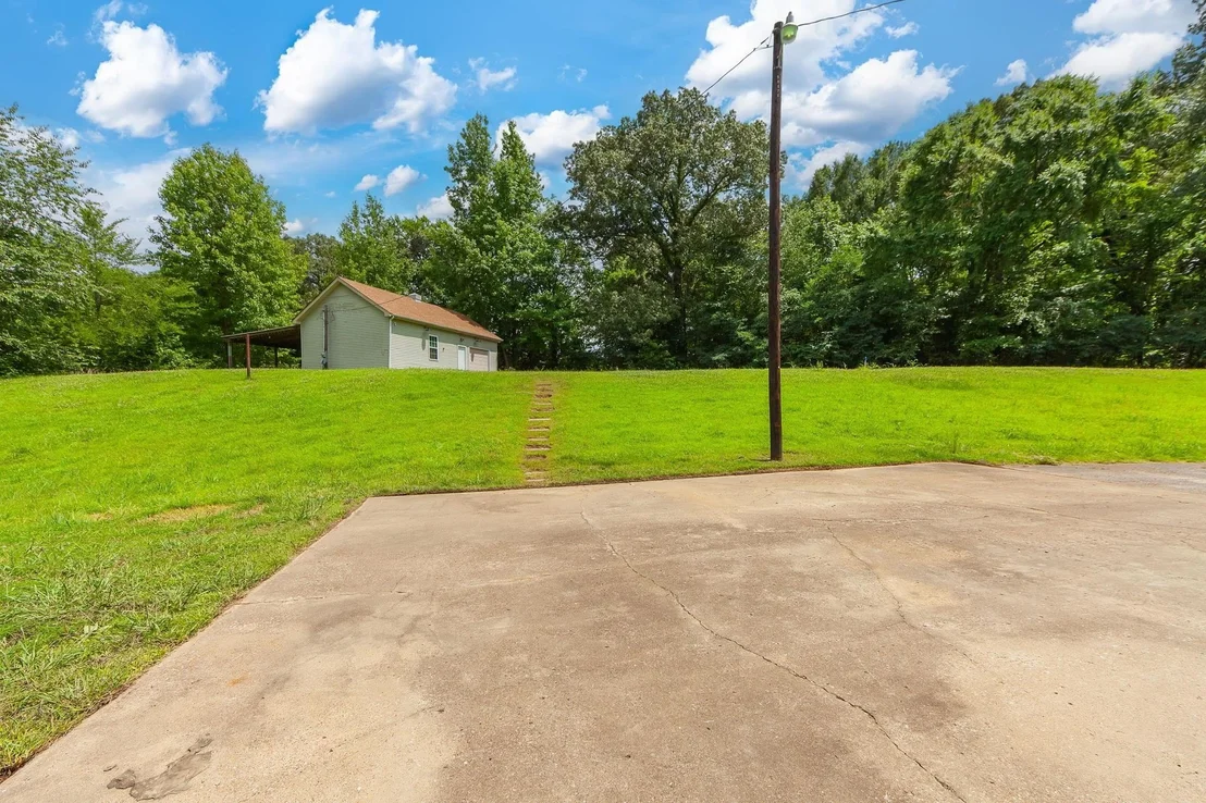 Photo of 135 DAVIS RD