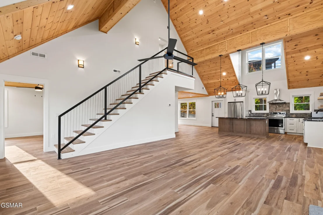 Photo of 652 Pinecrest Drive