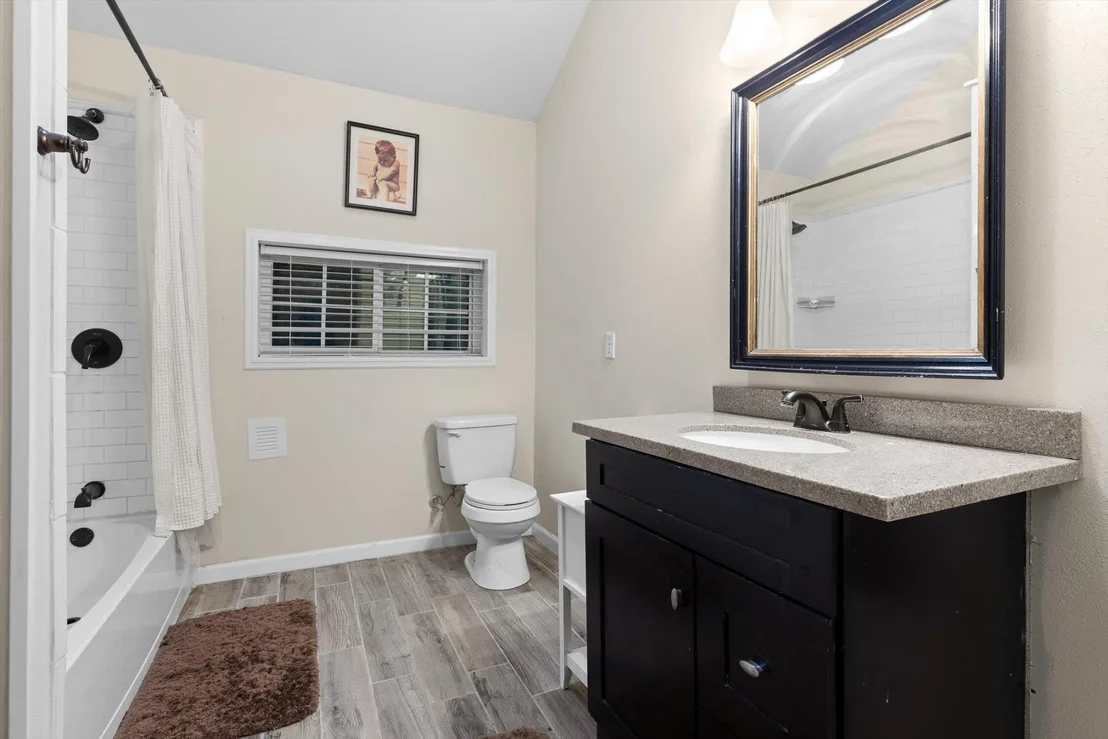 Photo of 400 Maple Trail