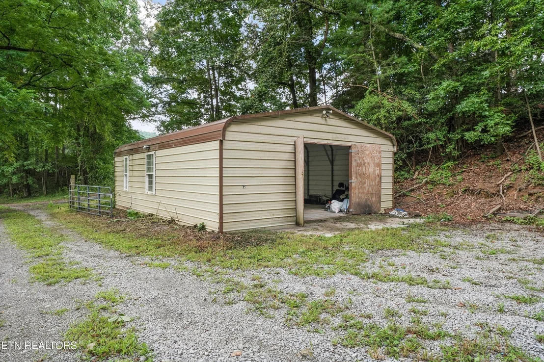 Photo of 1696 Clouds Rd