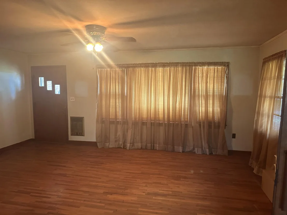 Photo of 140 SHAW LN