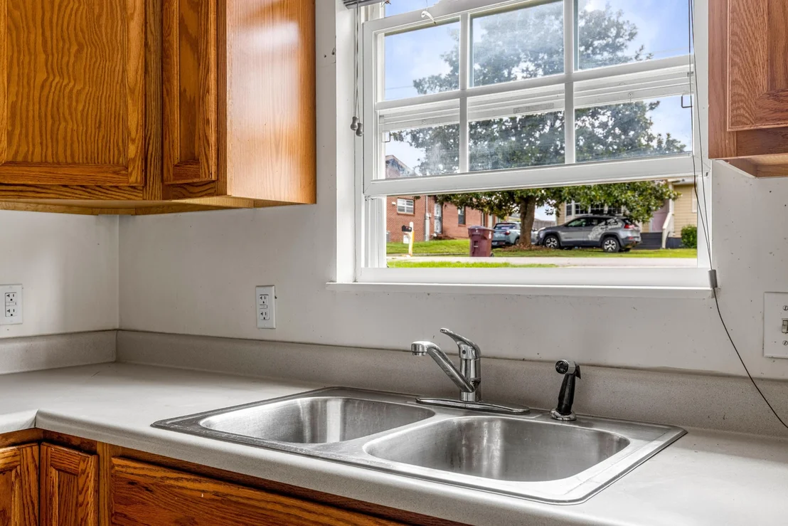 Photo of 232 W Edison Street