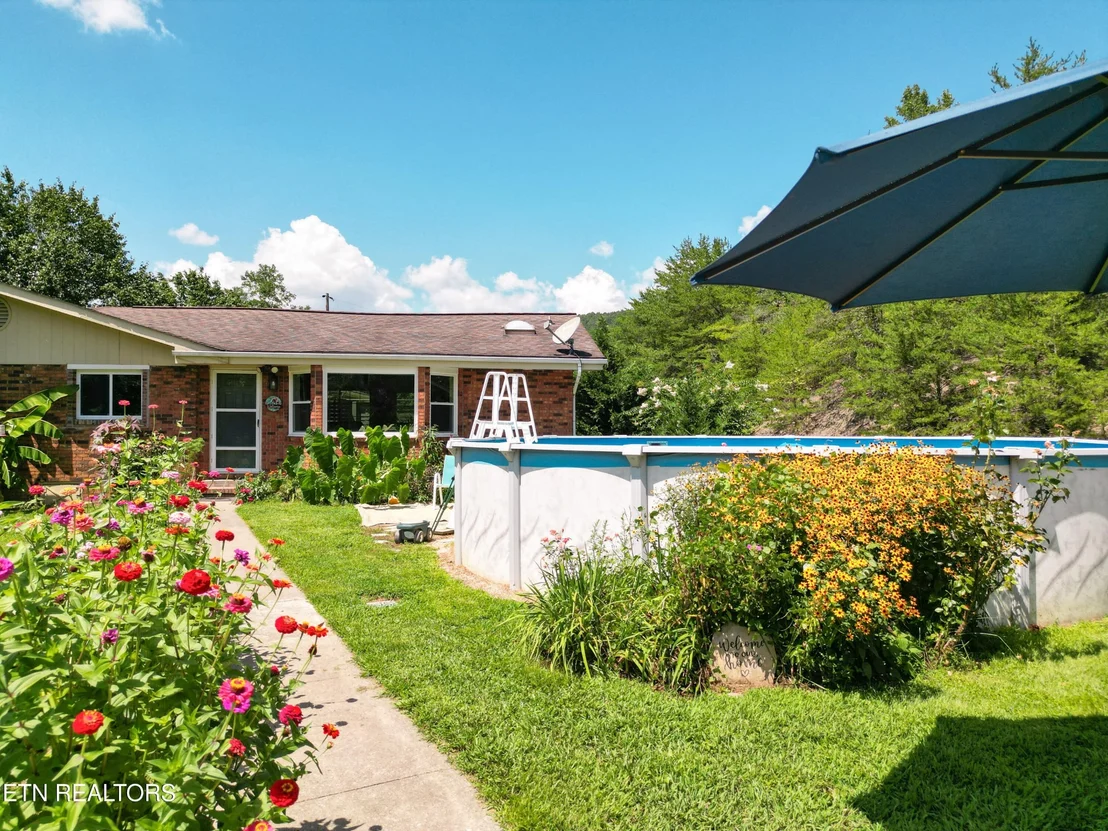 Photo of 175 Oswego Rd