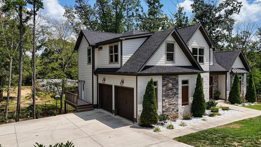 Photo of 8417 Pine Ridge Road