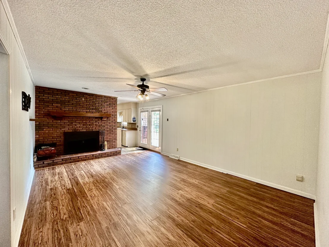 Photo of 52 Nottingham Ln