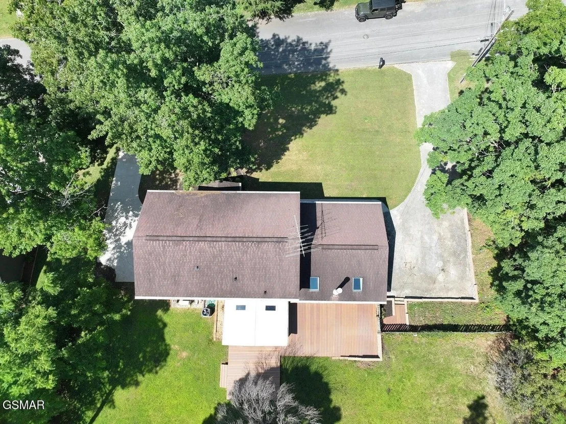 Photo of 716 White Oak Circle