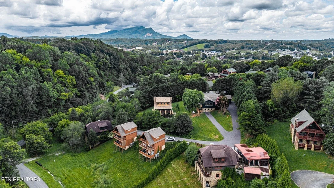 Photo of 615 Rainbow Rd