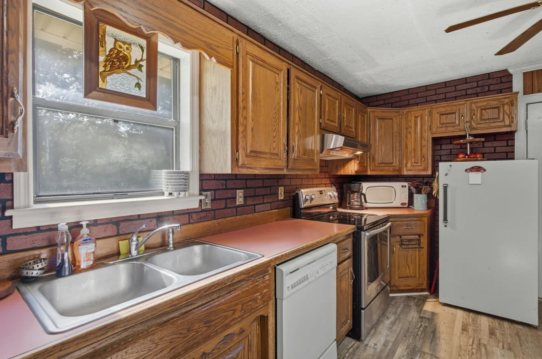Photo of 145 Crenshaw Rd