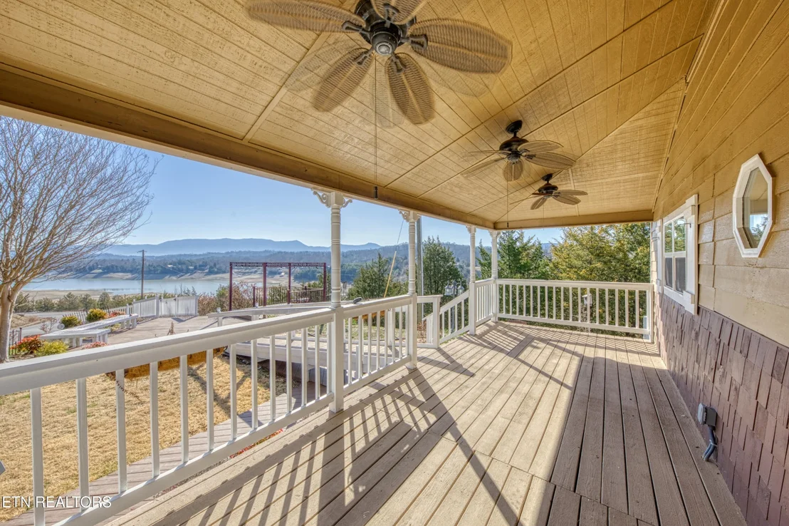 Photo of 1110 Bayfront Drive