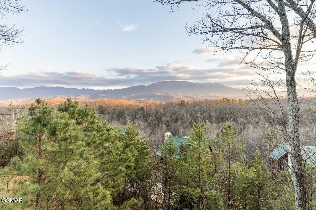 Photo of 2124 E View Drive