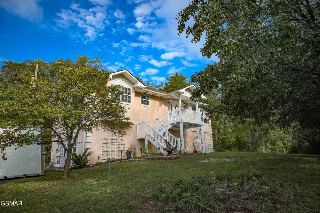 Photo of 820 Matthews Way