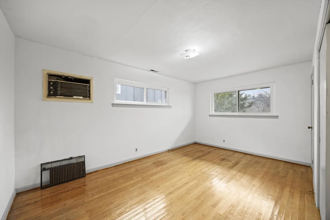 Photo of 1227 Duane Road
