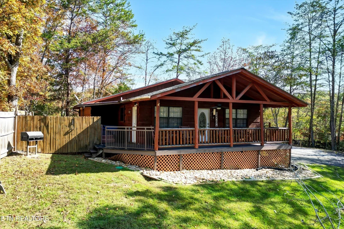 Photo of 2833 Longvale Lane