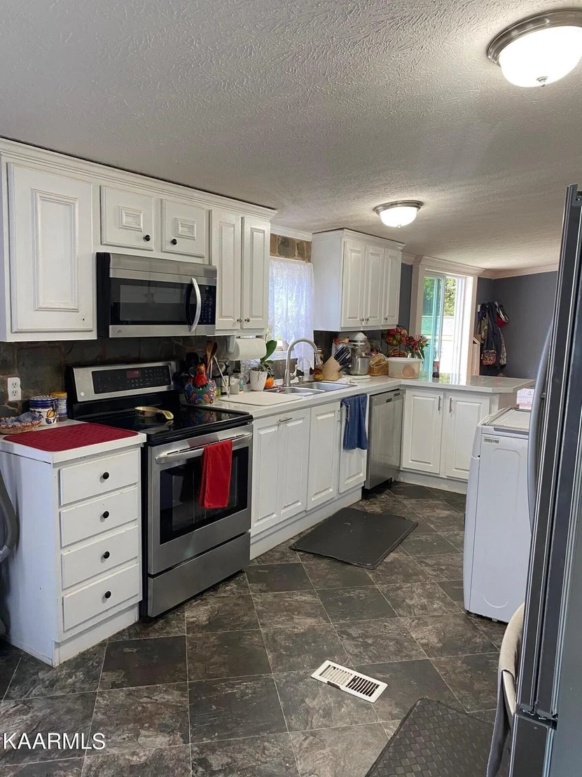 Photo of 310 Abrams Rd