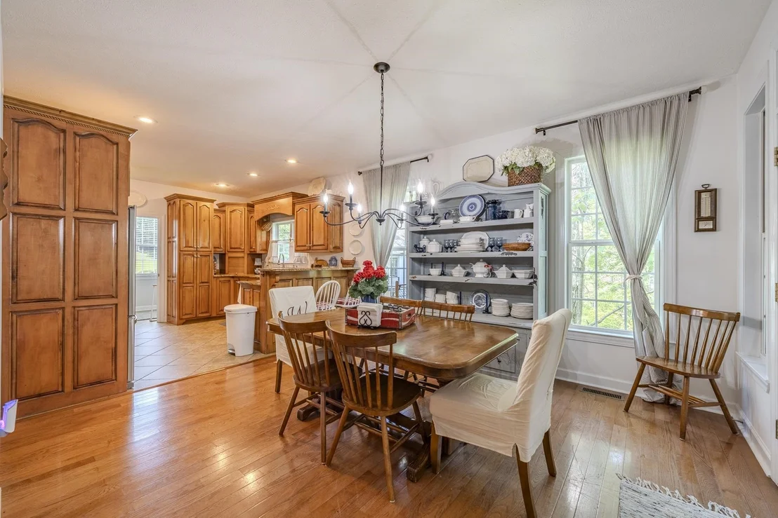 Photo of 120 KNOTTY OAKS TRL