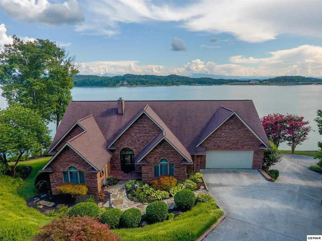 Photo of 952 Holtsinger Drive