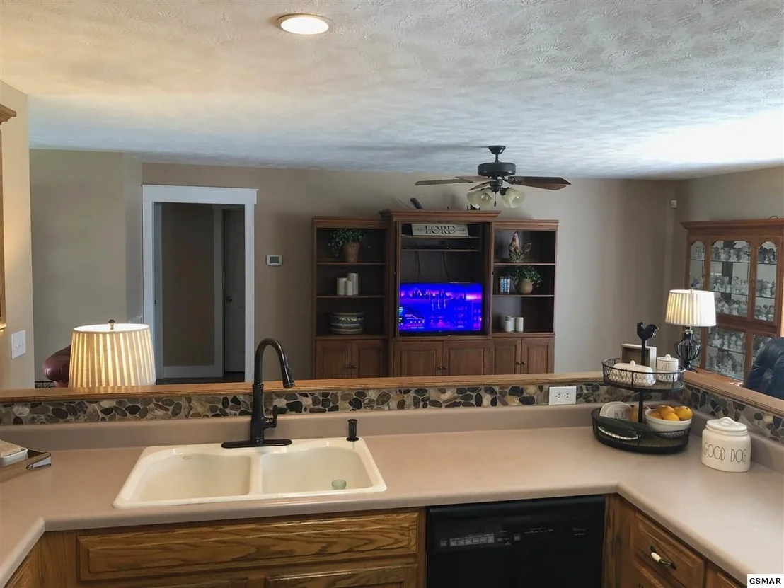 Photo of 906 Brenna