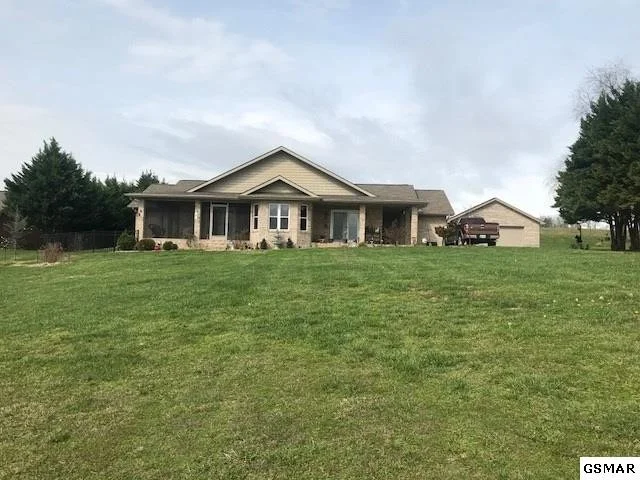 Photo of 619 Southview Circle