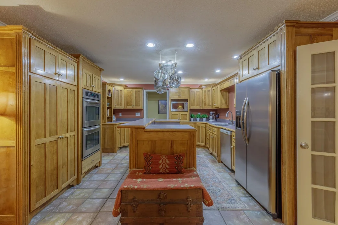 Photo of 801 Thomas Avenue