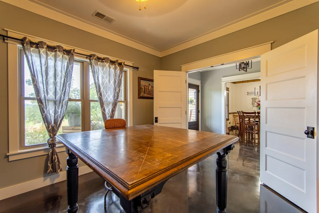 Photo of 800 COX DR