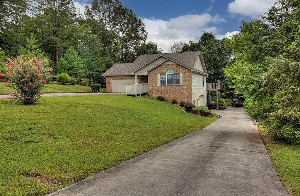Photo of 2075 Allenridge Drive
