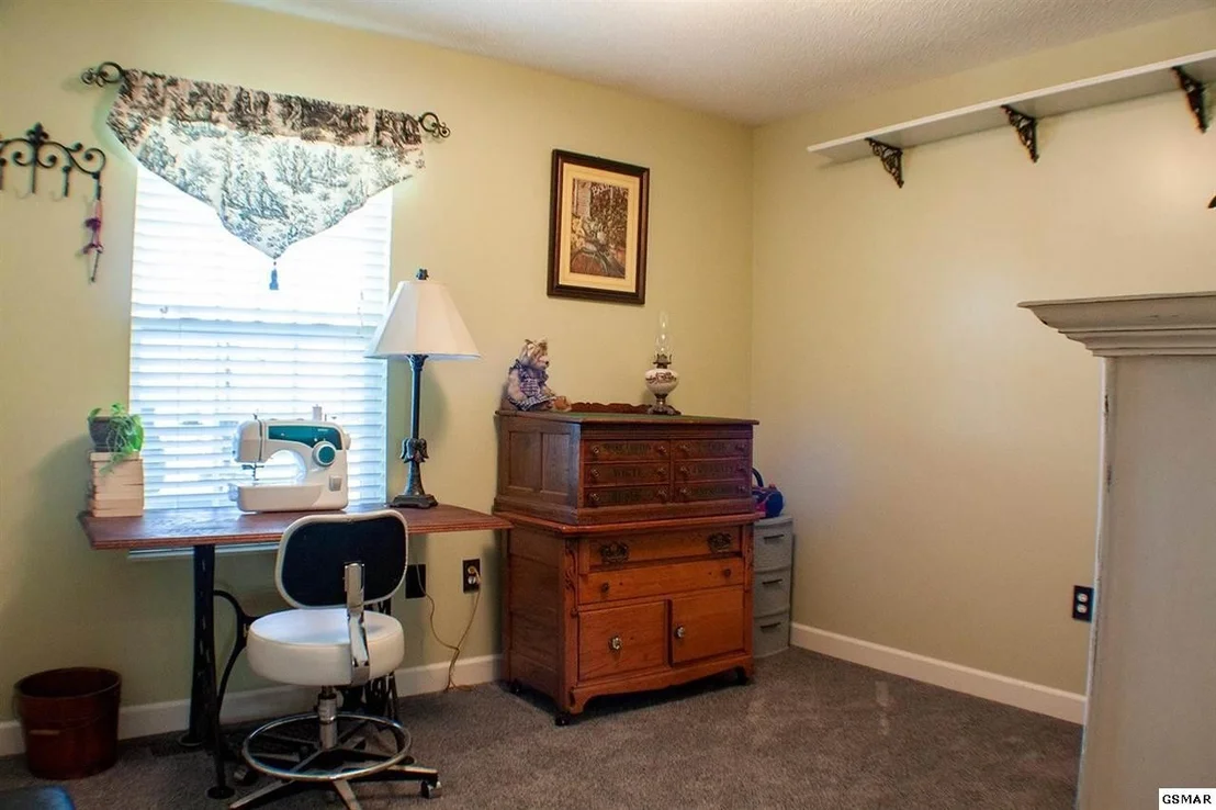 Photo of 807 WINDSTONE Drive