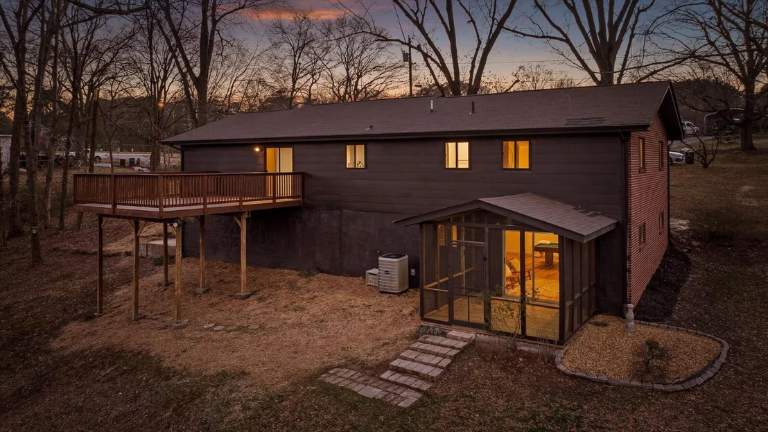Photo of 142 Douglas Drive