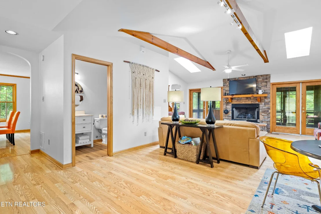Photo of 229 Cobblestone Way