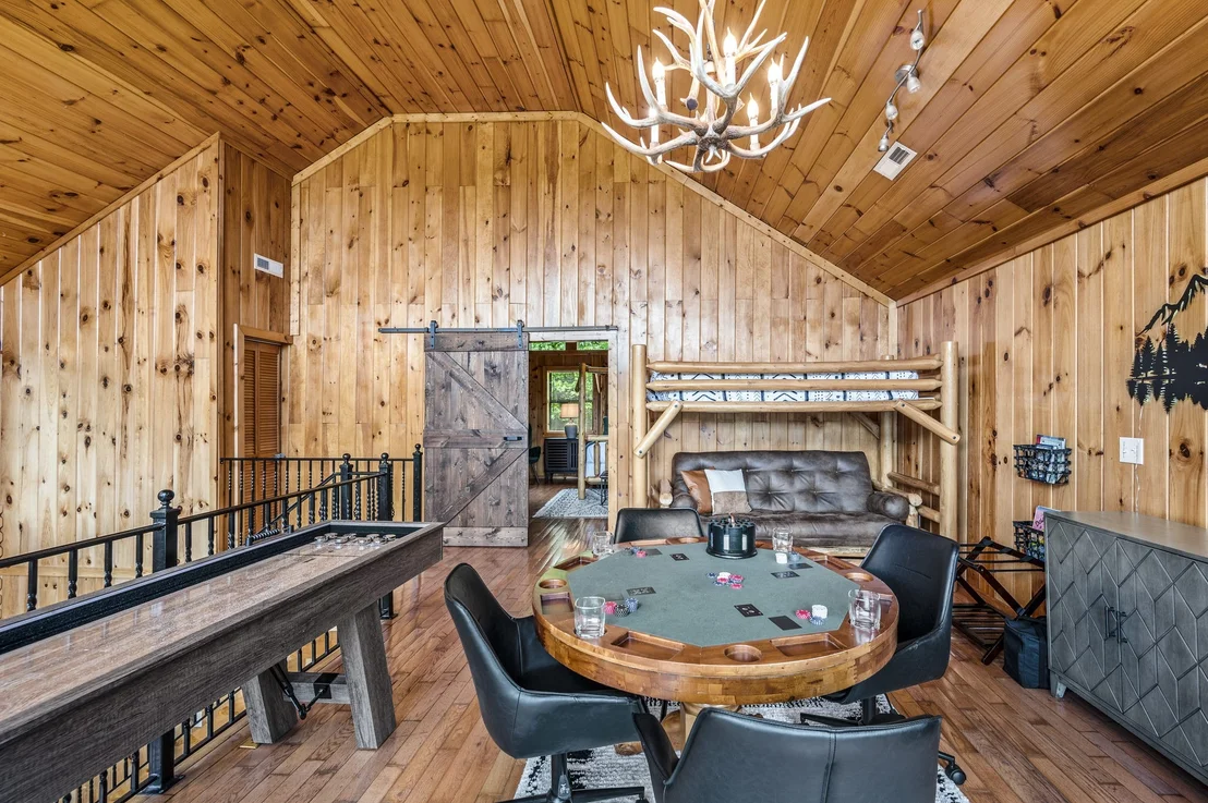 Photo of 2733 Pine Crest Ln