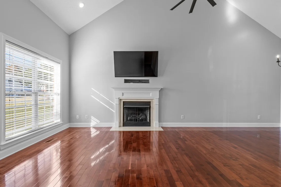 Photo of 433 Stanford Dr