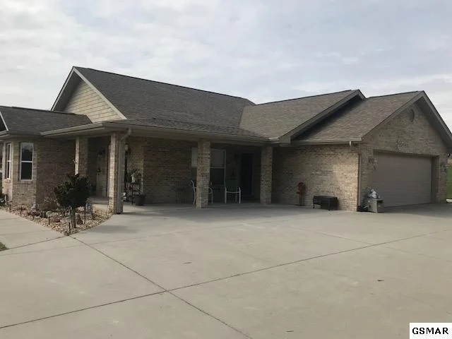 Photo of 619 Southview Circle