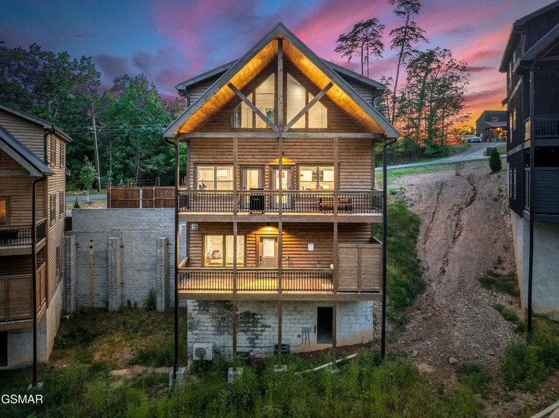 Photo of 2848 Sequoia Road