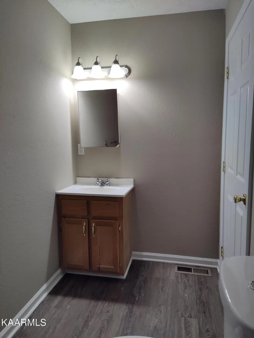 Photo of 1038 Glades Rd