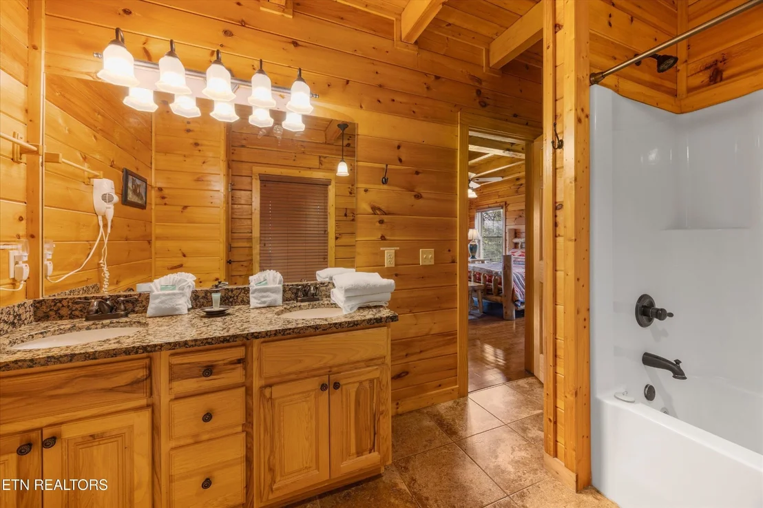 Photo of 1107 N Trail Drive
