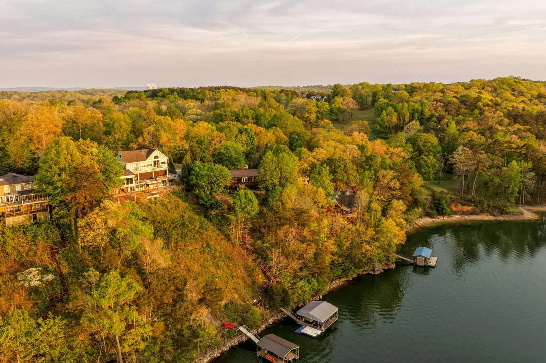 Photo of 979 Clift Cave Road