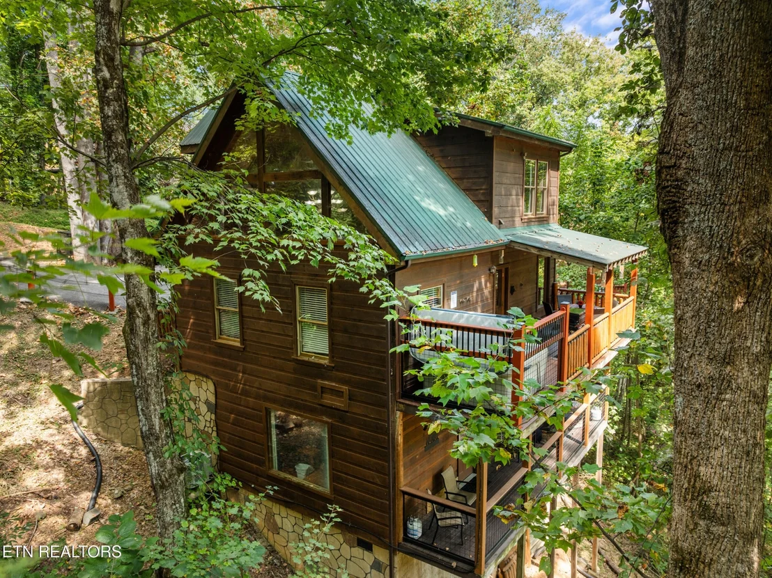 Photo of 2404 Balsam Circle