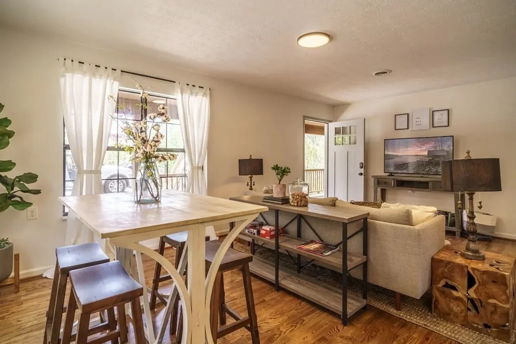 Photo of 2875 Easy Street