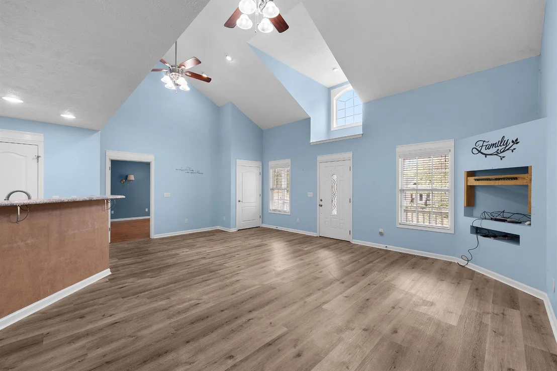 Photo of 40 ROLLING HILLS LN