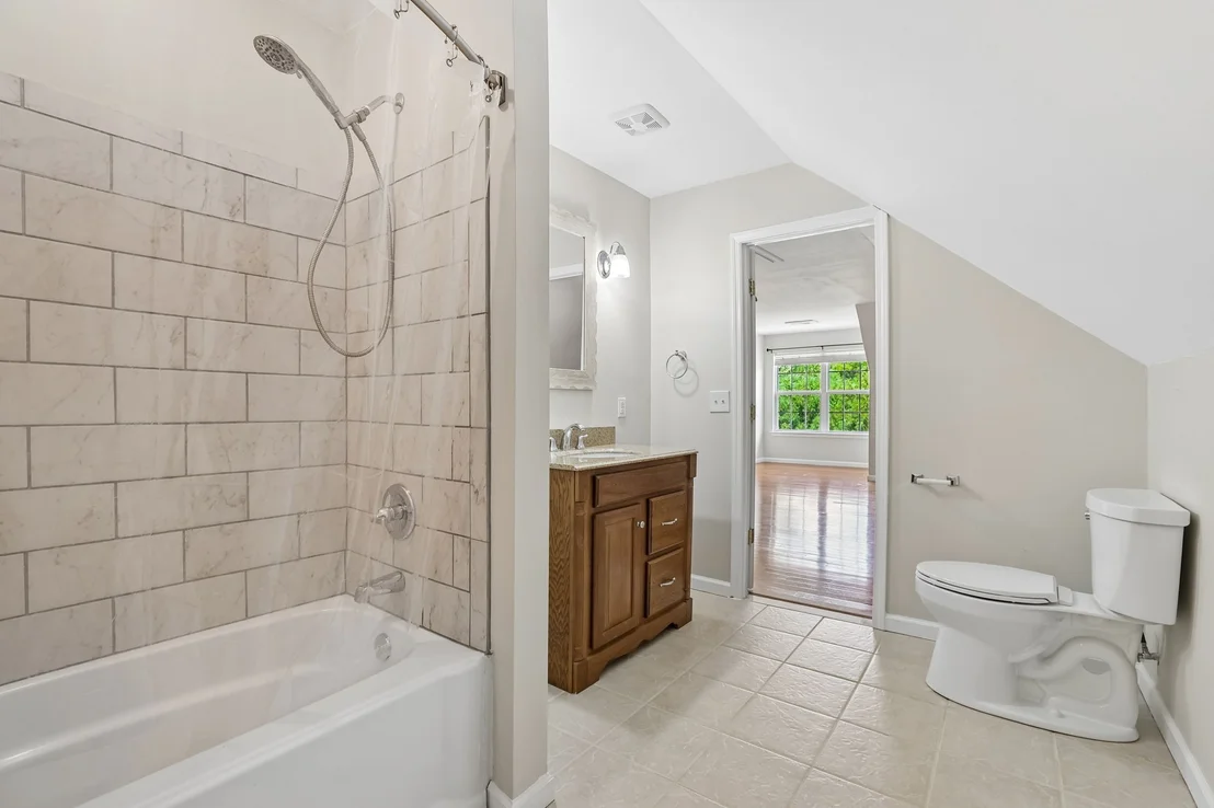 Photo of 1209 Paramount Dr
